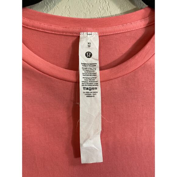Lululemon Pink Short Sleeve T-Shirt Size XS - Picture 2 of 6